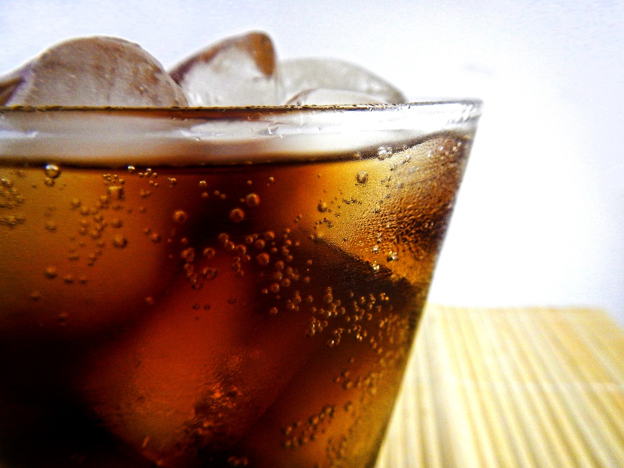 Mít kỵ với gì? Coca