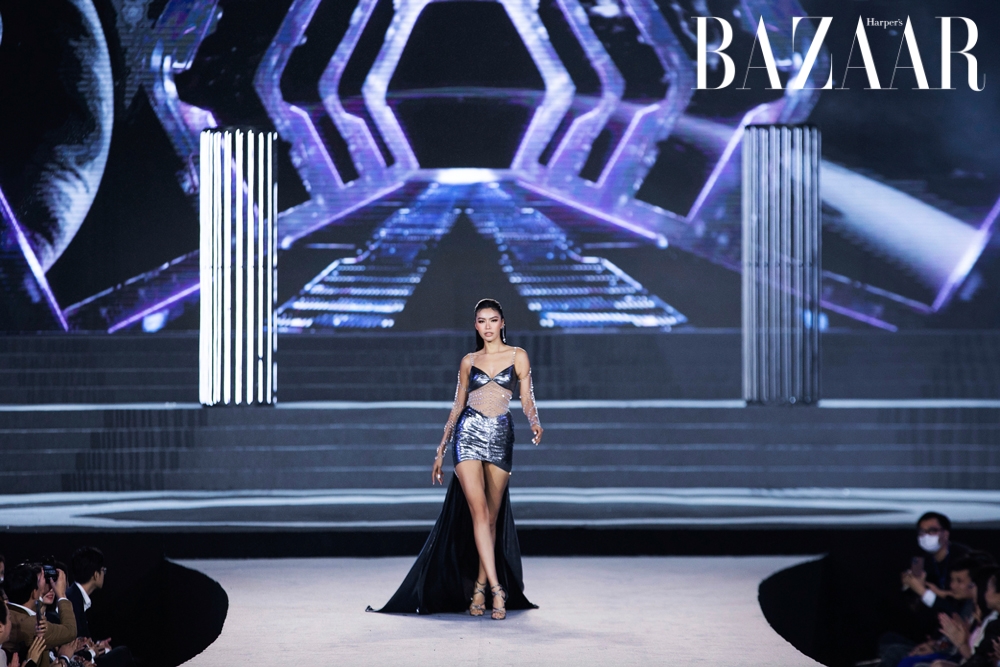 BZ-minh-tu-tieu-vy-catwalk-show-vo-thanh-can-2