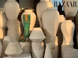 Harper's Bazaar_Triển lãm chiếc giày gốm của Vũ Đức Thắng_06