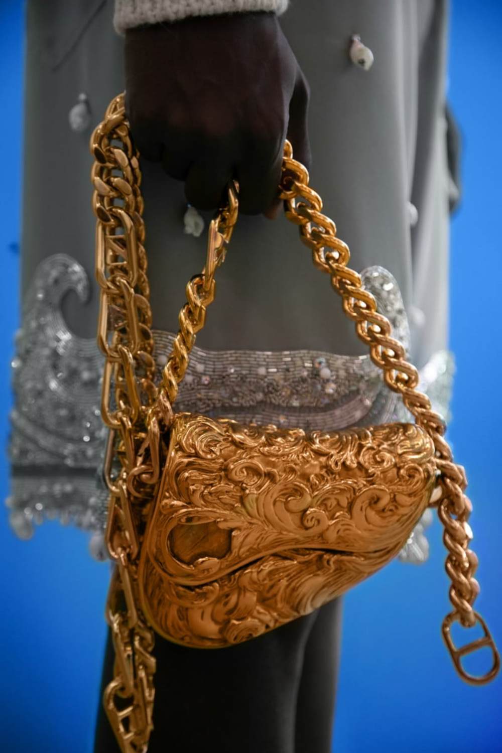 BZ-dior-men-resort-spring-2023-erl-collaboration-venice-07