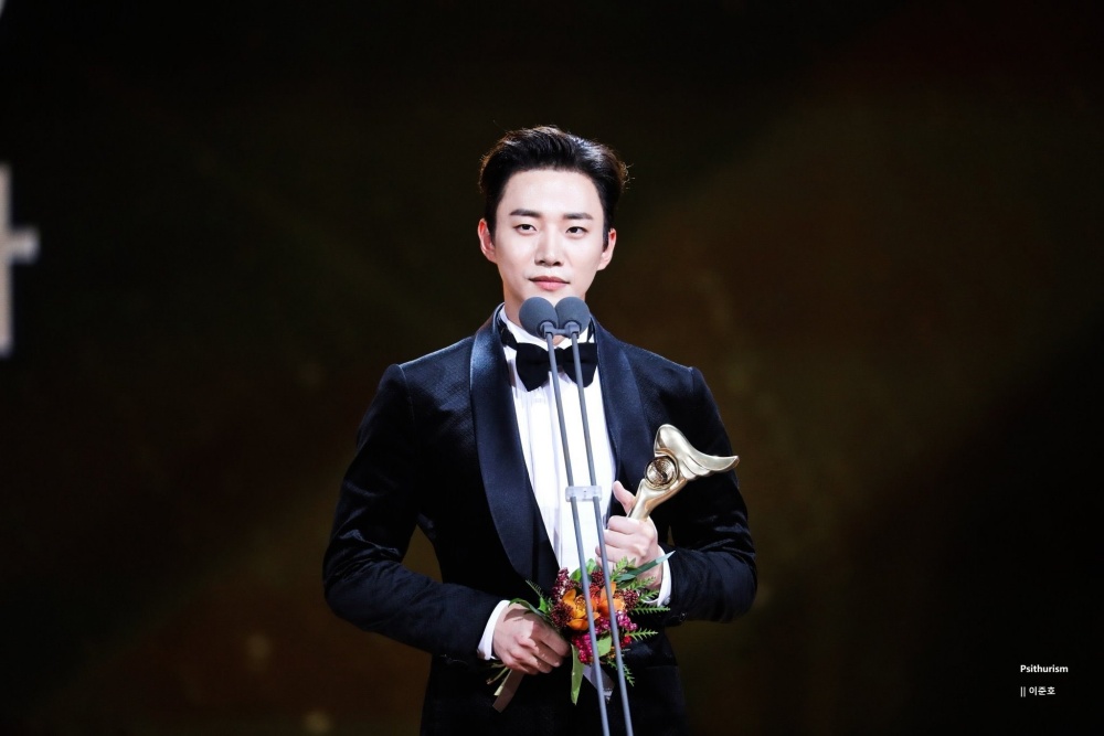 BZ-lee-junho-2pm-10-nam-no luc-lam-dien-vien-9