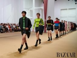 Prada Menswear Xuân Hè 2023 thay đổi ngôn ngữ thời trang của sản phẩm “bình thường”