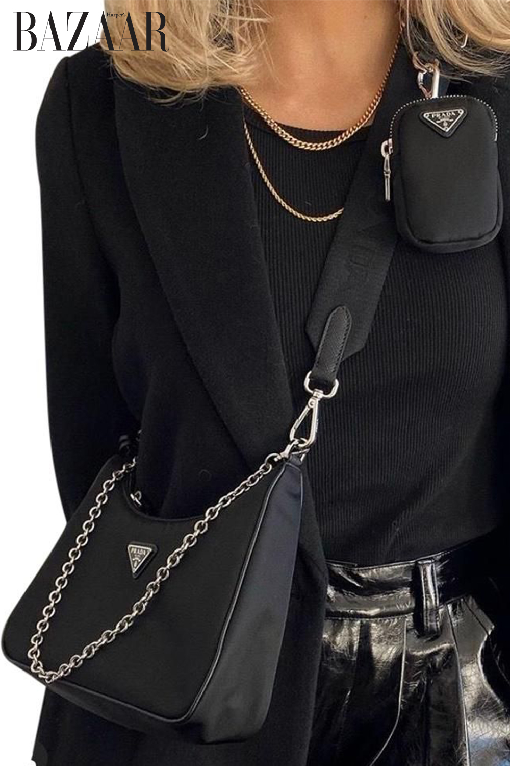 Cách đeo túi Prada Nylon.