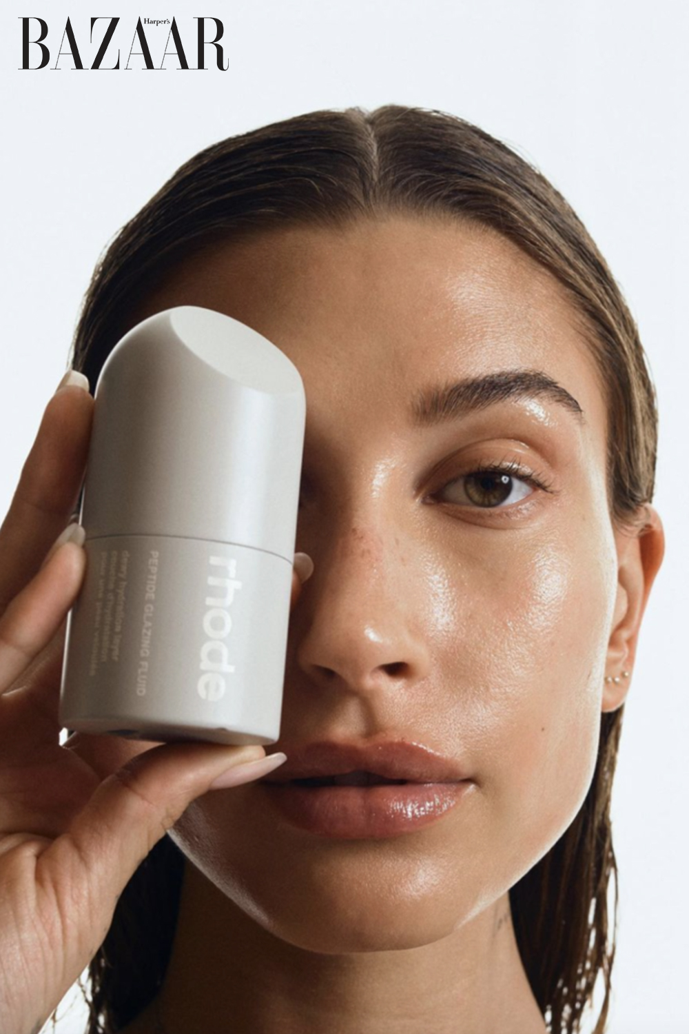 Hailey Bieber giới thiệu dòng serum thương hiệu Rhode.