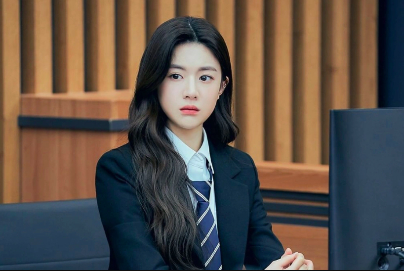 Go Youn Jung phim: Chàng trai ngoại cảm - He Is Psychometric (2019)