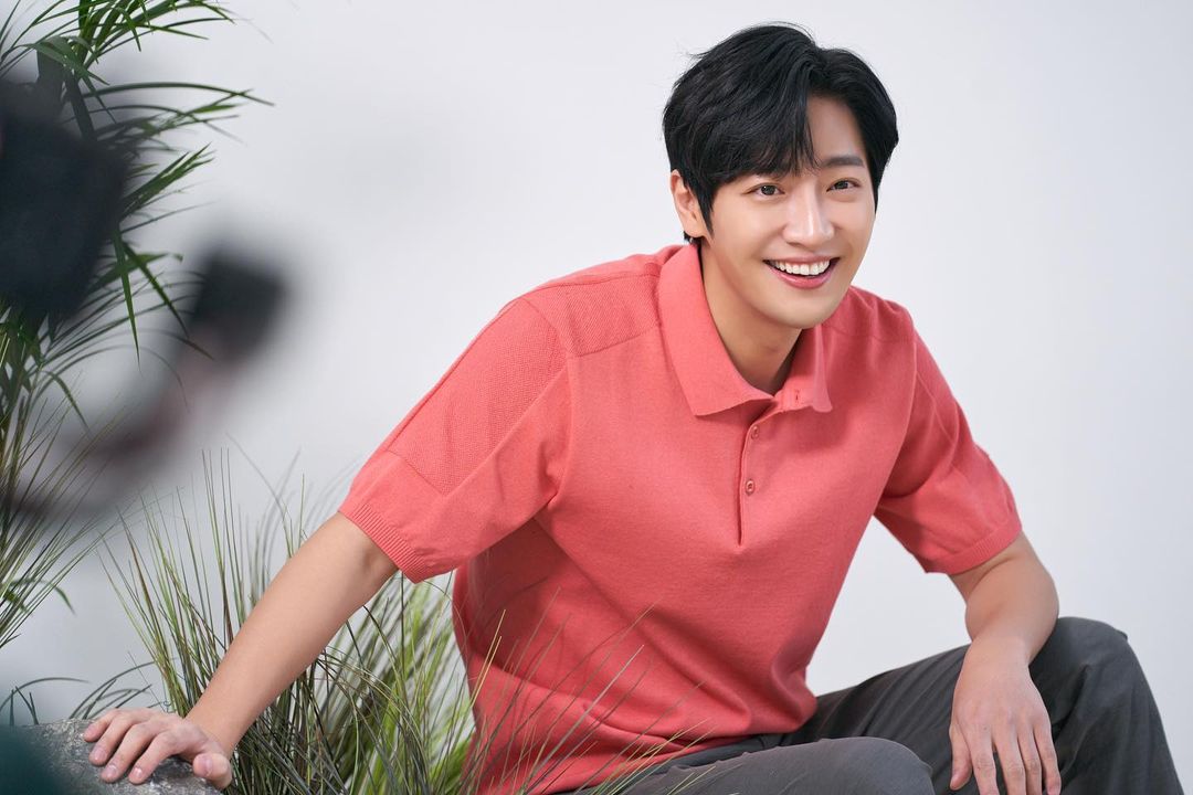 diễn viên Lee Sang Yeob