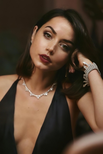 Ana de Armas: Cô gái Cuba được chọn tái hiện Marilyn Monroe
