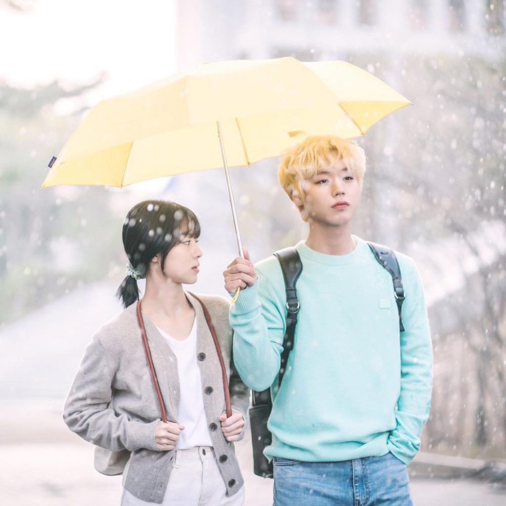 Phim của Kang Min Ah: Chờ mùa xuân xanh - At a Distance, Spring Is Green (2021)