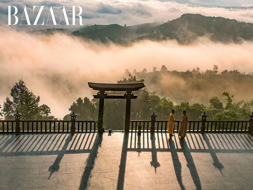 Harper's Bazaar_Chùa Linh Quy Pháp Ấn_07