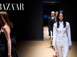 Prada Xuân Hè 2023 tôn vinh vẻ đẹp không hoàn hảo của cuộc sống tất bật