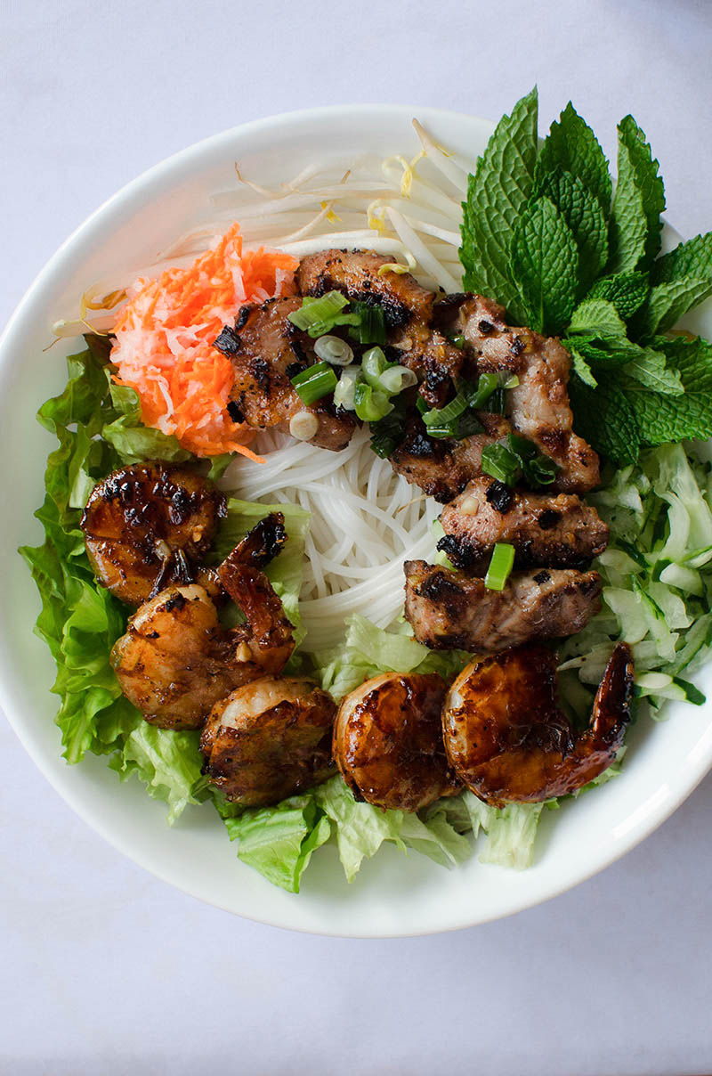 1 tô bún thịt nướng bao nhiêu calo