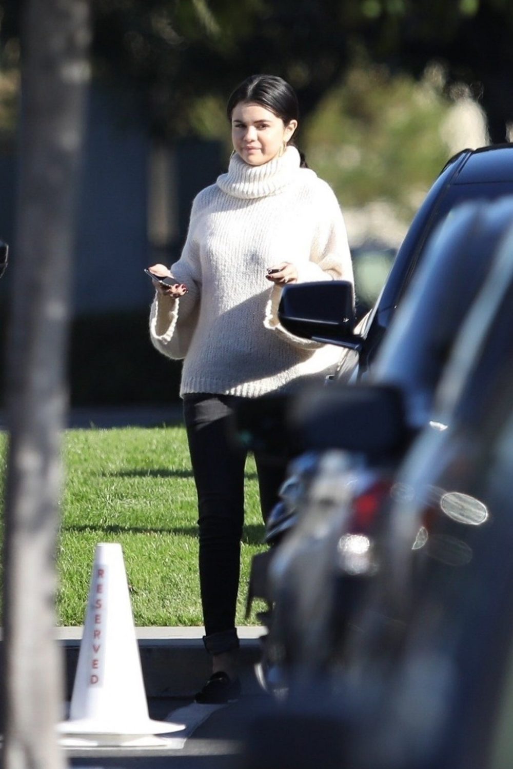 phối đồ với áo sweater form rộng