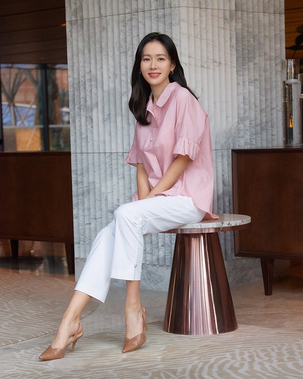 Phối cùng giày hoặc túi xách ton-sur-ton