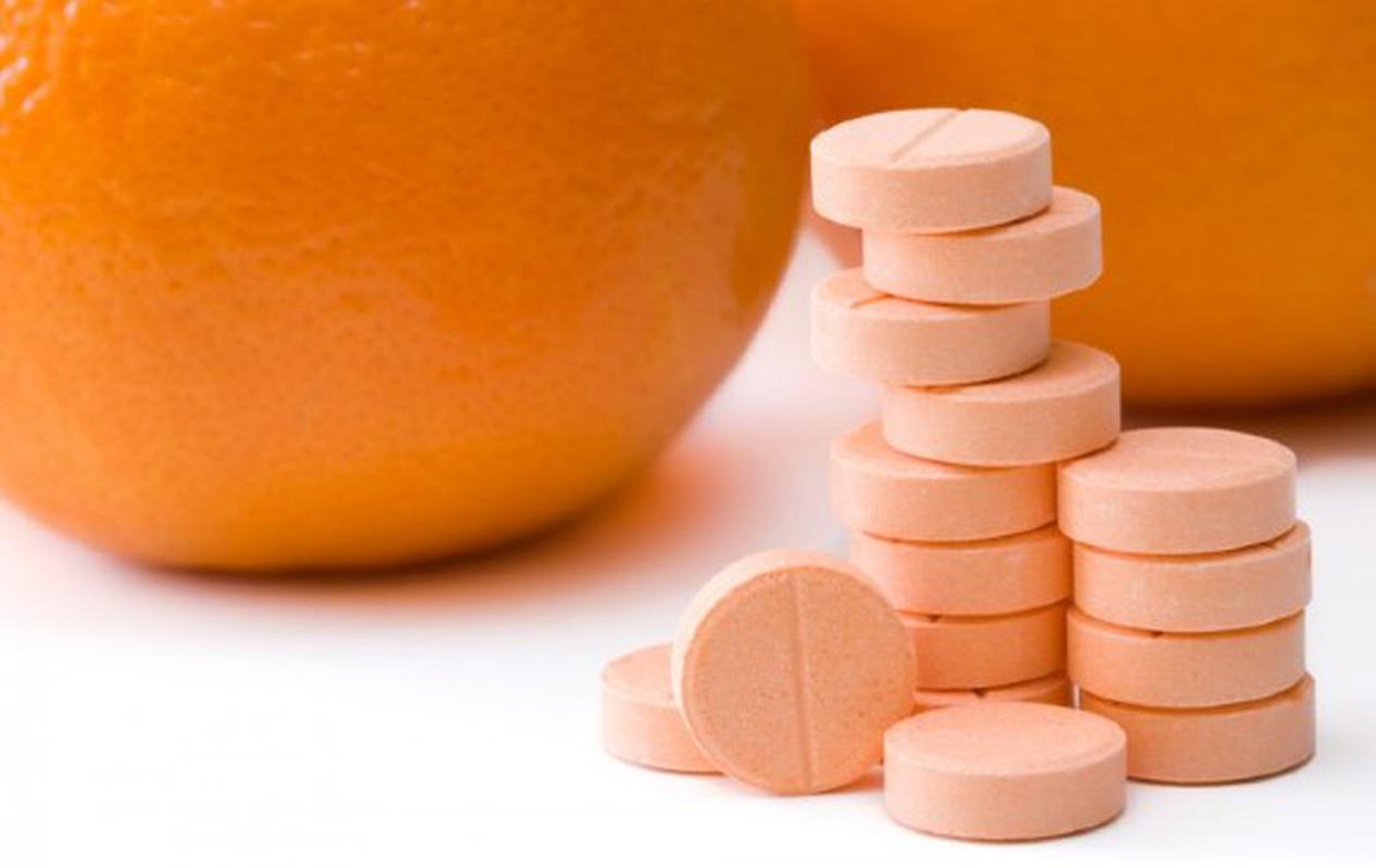 Dùng viên vitamin C