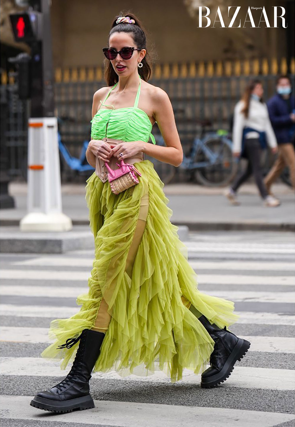 6-kieu-vay-midi-must-have-trong-tu-do-giao-mua