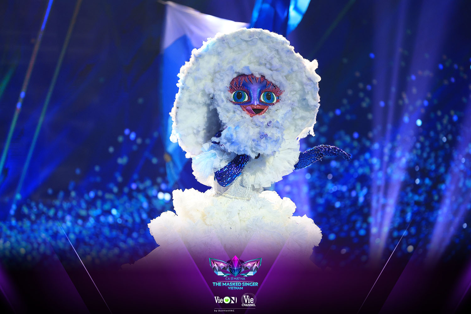 Harper's Bazaar_Lady Mây tại The Masked Singer Vietnam_06