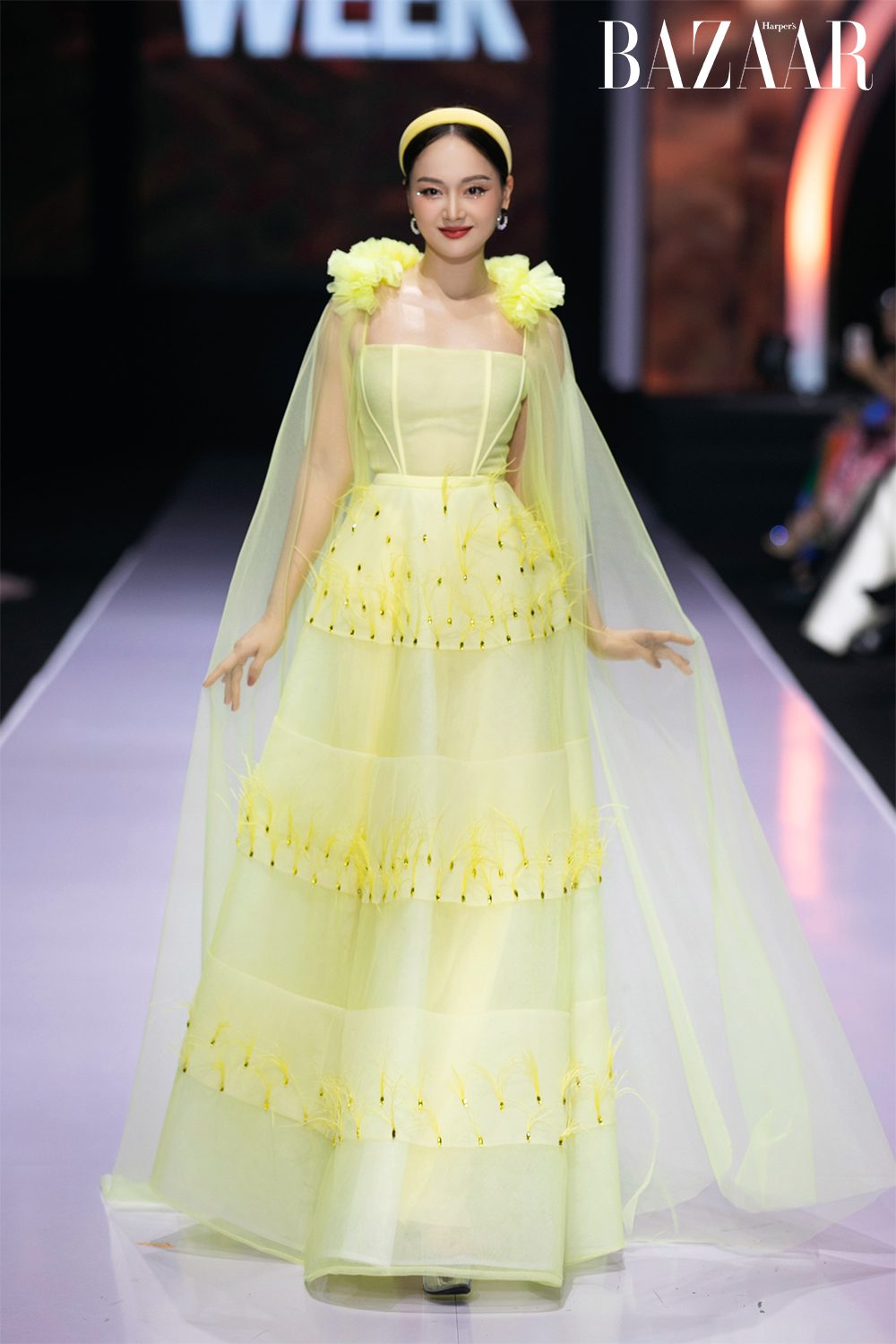 Diễn viên Lan Phương trong show Happy Clothing by Thảo Nguyễn.