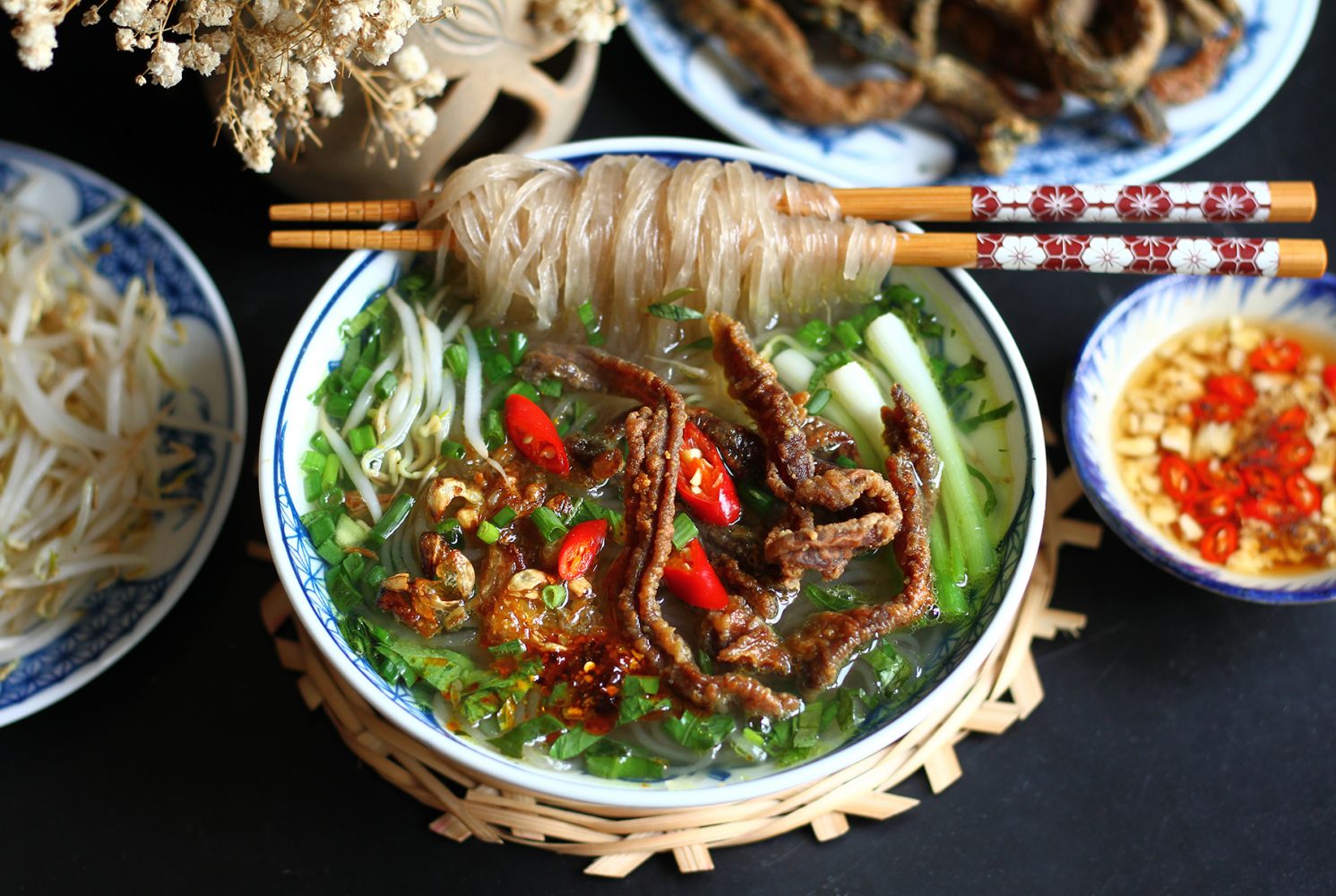 Lươn kỵ với rau củ gì và với thực phẩm nào?