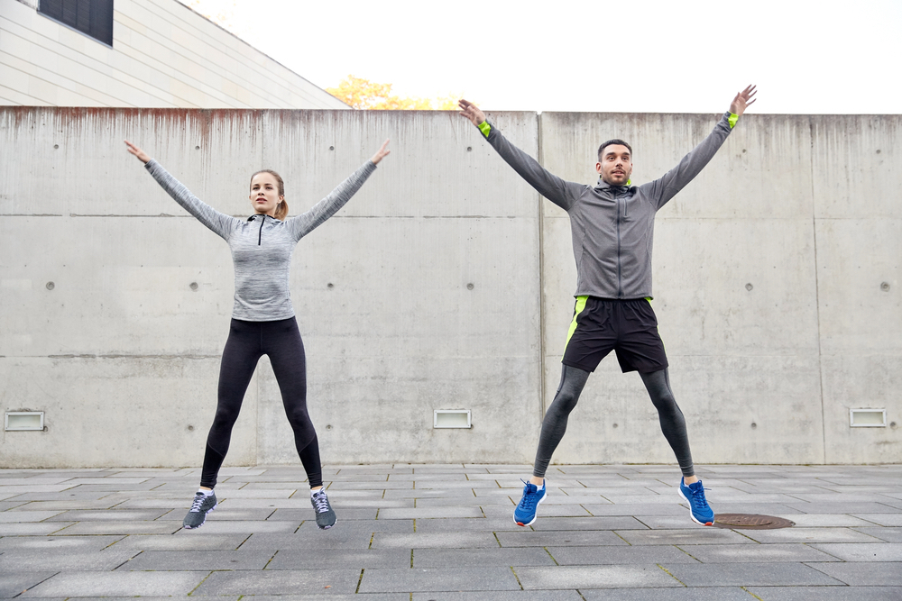 Nhảy jumping jacks