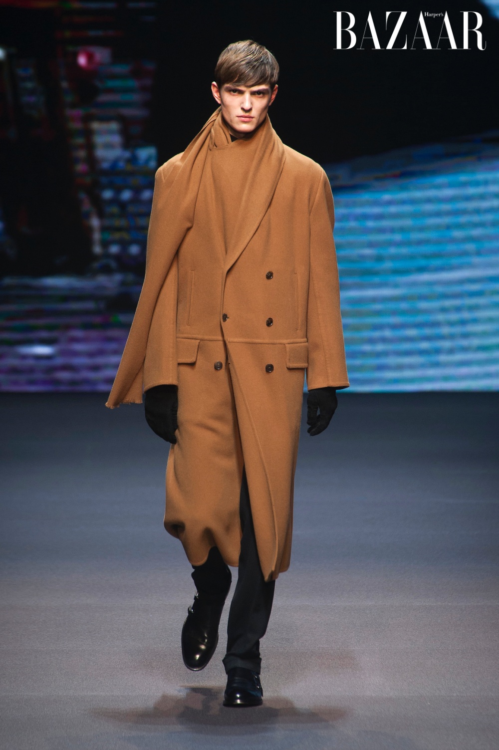 Một thiết kế khác từ len vicuna của Ermenegildo Zegna Thu Đông 2014