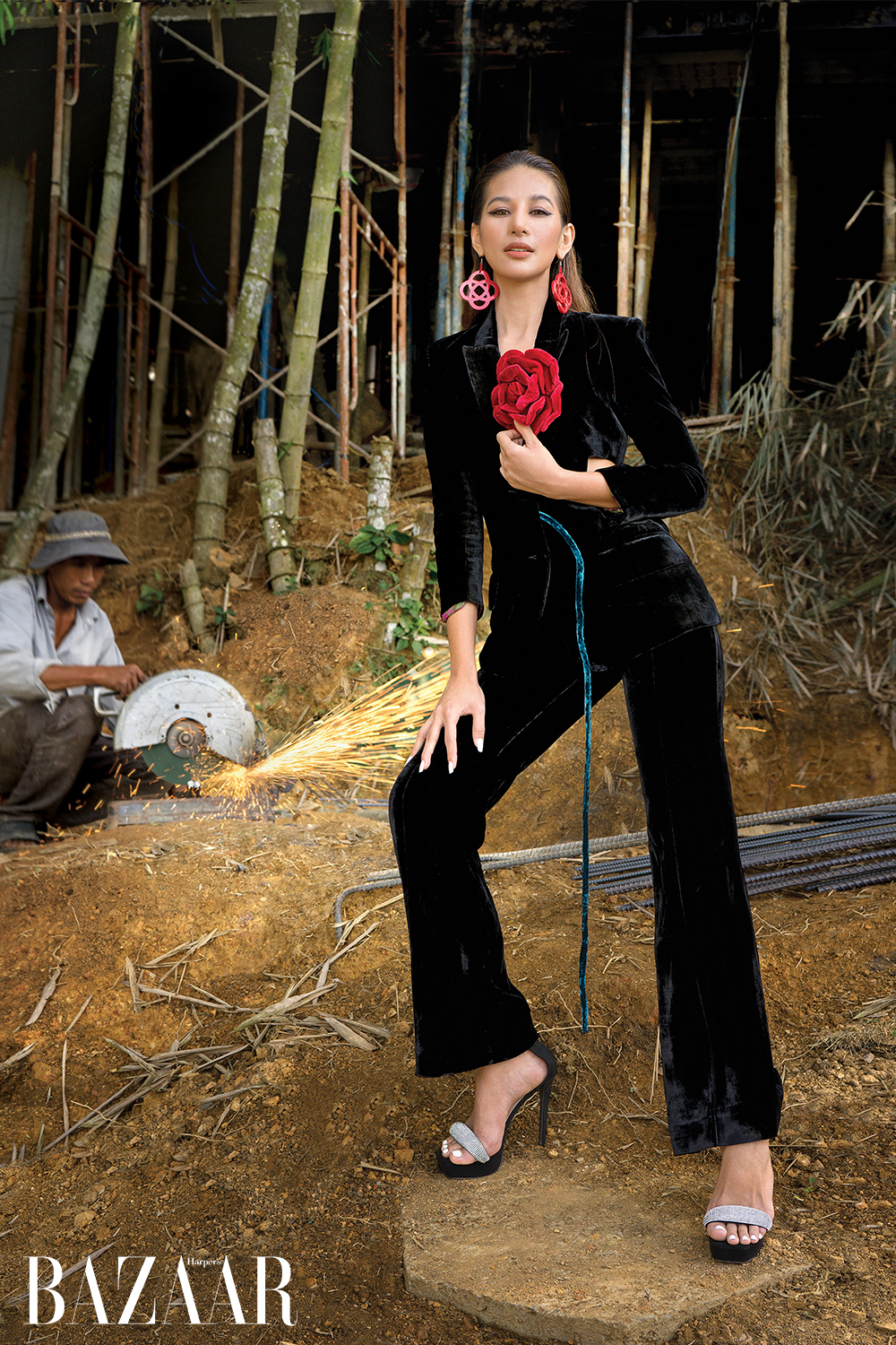 Shane Tormes trên bìa Harper’s Bazaar