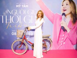 Mỹ Tâm bật khóc trước sự ủng hộ của khán giả cho phim Người Giữ Thời Gian