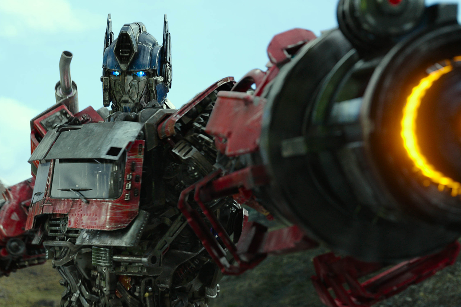 Harper's Bazaar_Phim Transformers Quái Thú Trỗi Dậy_06