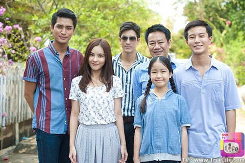 Phim của Sushar Manaying: Tìm nhau giữa mùa thu - Rak Ni Chuaniran (2013)