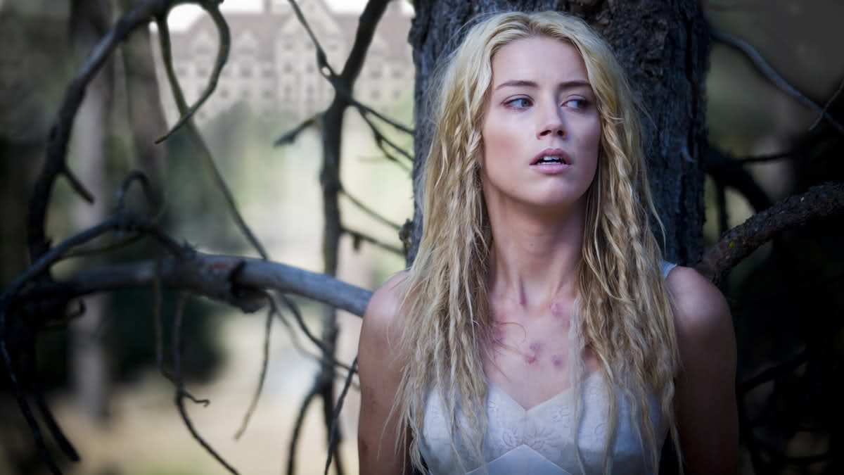 Amber Heard phim hay nhất: Đặc khu tử thần - The ward (2010)