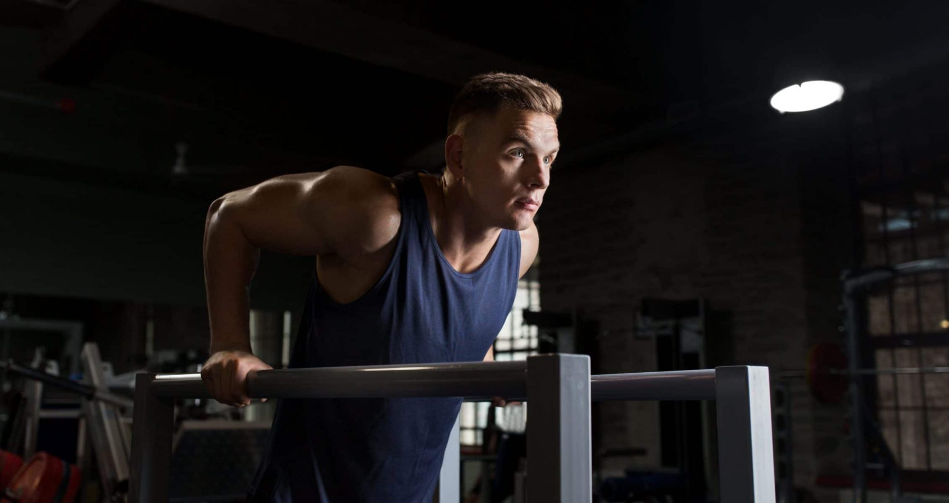 Các bài tập ngực cho nam: Tập xà kép - Chest dips