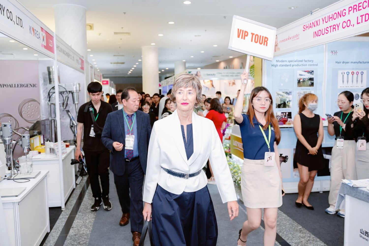 Vietbeauty& Cosmobeauté Vietnam 2023 đã diễn ra với sự tham gia của các đại diện đến từ các Hiệp hội, Tổ chức & Cơ quan xúc tiến hàng đầu trong lĩnh vực làm đẹp tại Việt Nam & Quốc tế.