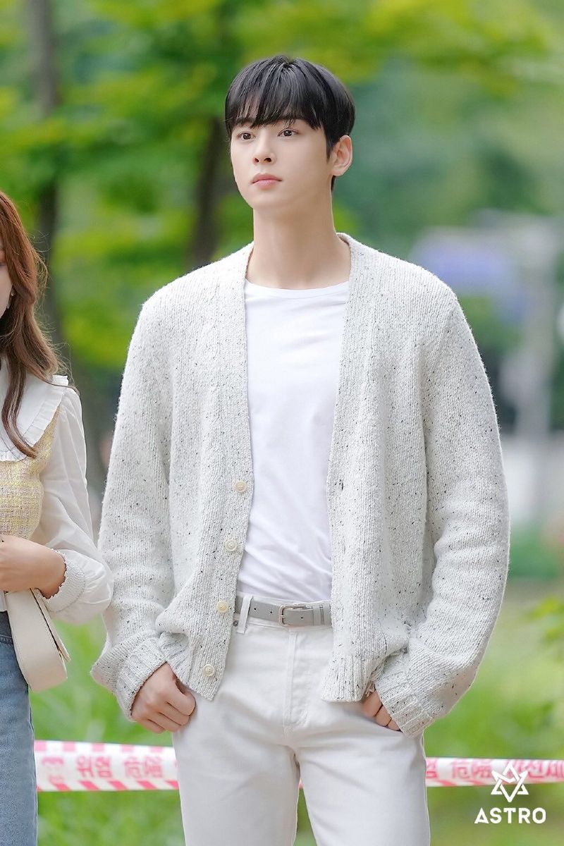 Mix đồ đi Đà Lạt chuẩn “oppa” xứ Hàn với áo cardigan