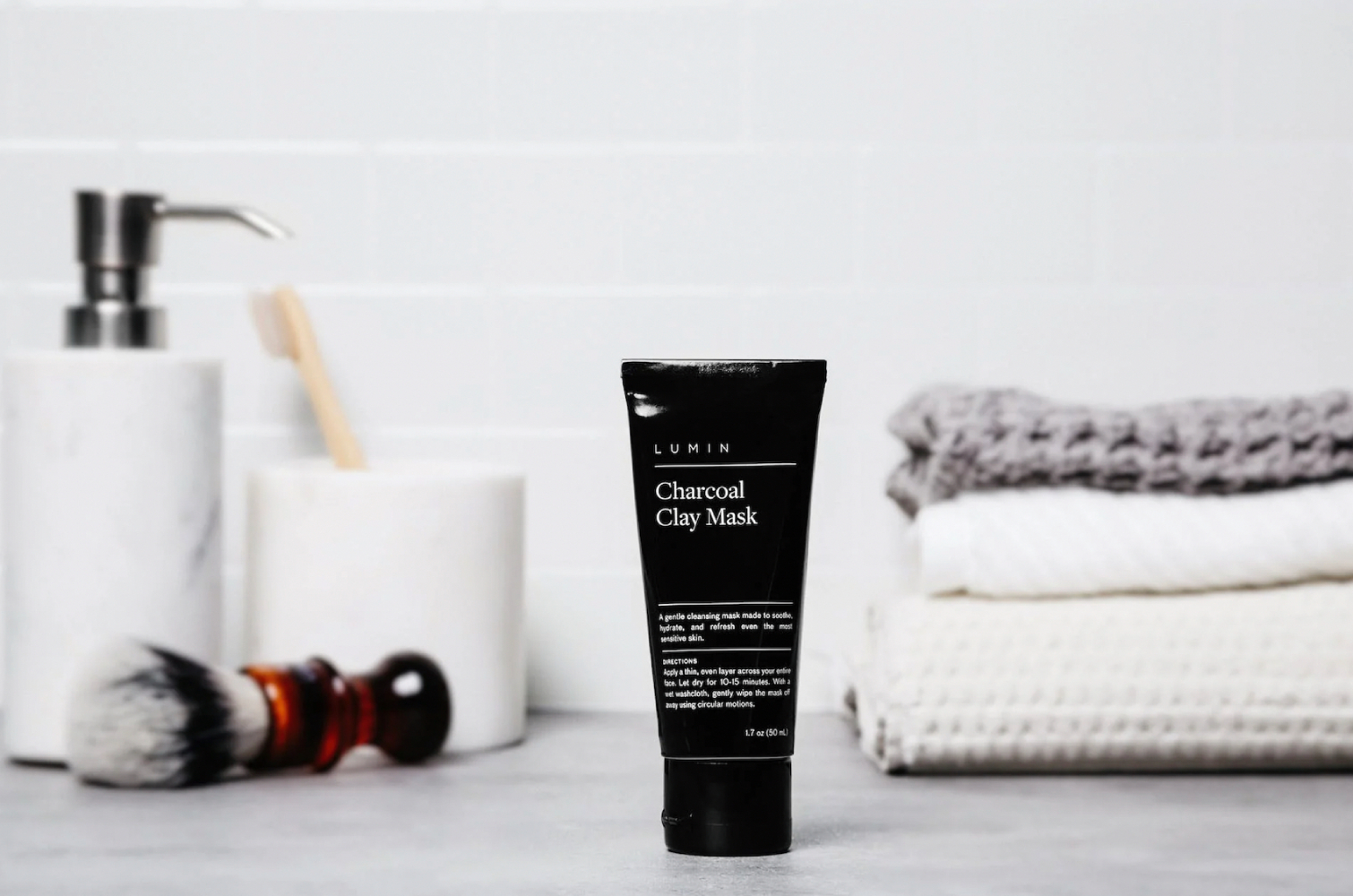 Mỹ phẩm cho nam: Mặt nạ đất sét than tre Lumin Charcoal Clay Mask