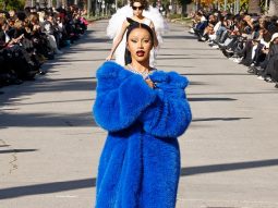 Kim Kardashian, Kendall Jenner và Cardi B chào đón lần đầu Balenciaga diễn show ở Los Angeles