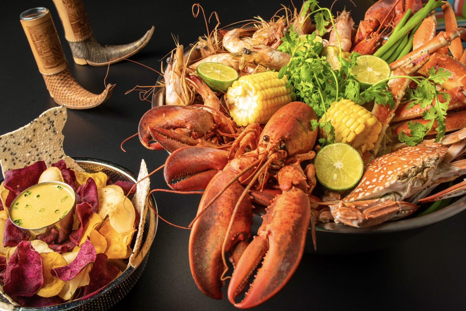 Dạo biển và ăn hải sản đêm tại Mũi Né