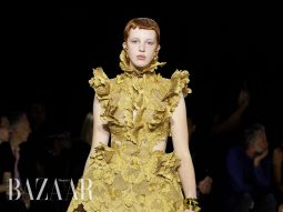 Alexander McQueen Xuân Hè 2024, lời chia tay từ Sarah Burton