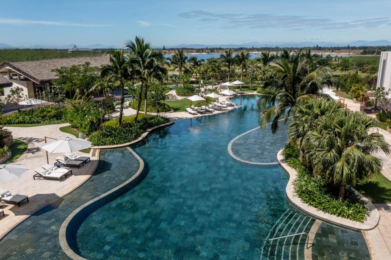 New World Hoiana Việt Nam