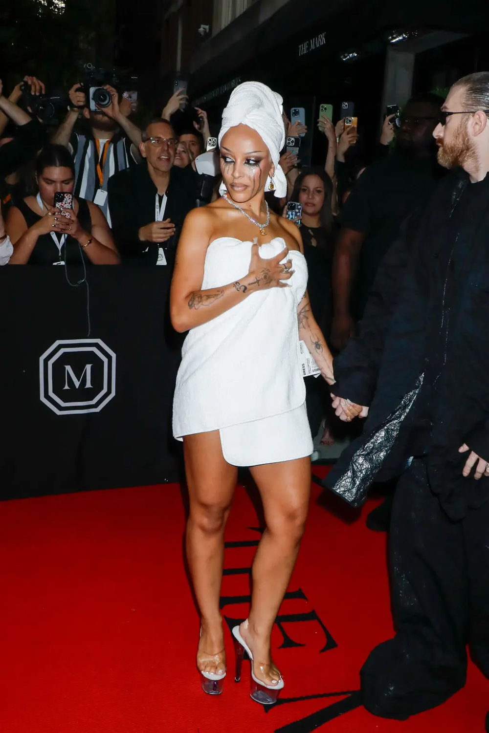 Doja Cat chuẩn bị cho Met Gala 2024