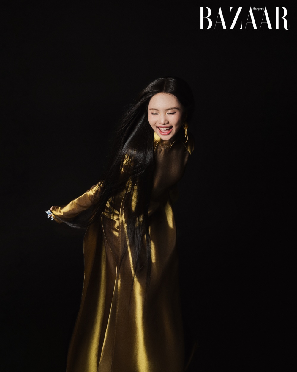 Phương Mỹ Chi ra mắt MV Gối Gấm.