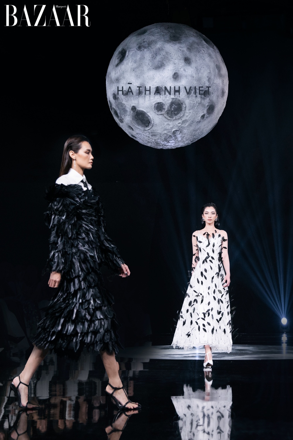 show diễn Fly Me To The Moon của Hà Thanh Việt.