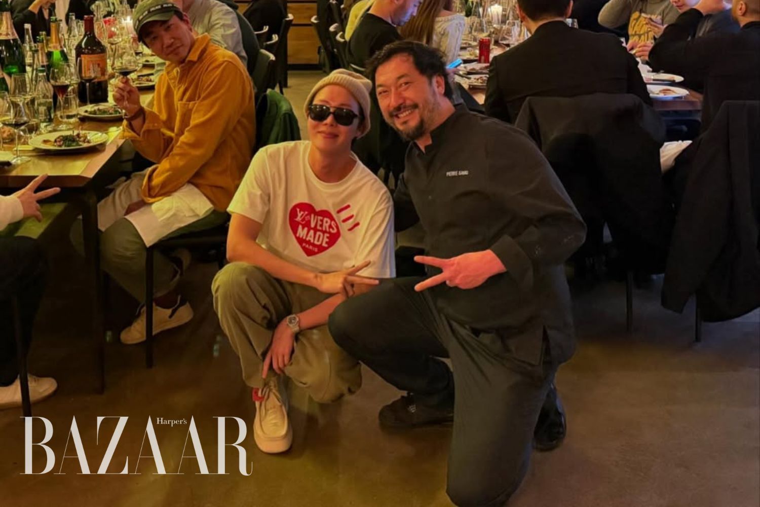 j-hope cùng đầu bếp Pierre Sang trong nhà hàng bistro mà anh có dịp ghé thăm trong chuyến đi kết hợp công tác và du lịch Paris. Ảnh: @pierre_sang