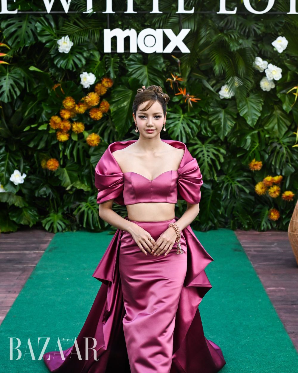 bzvn-lisa-the-white-lotus-cong-chieu-thai-lan-2