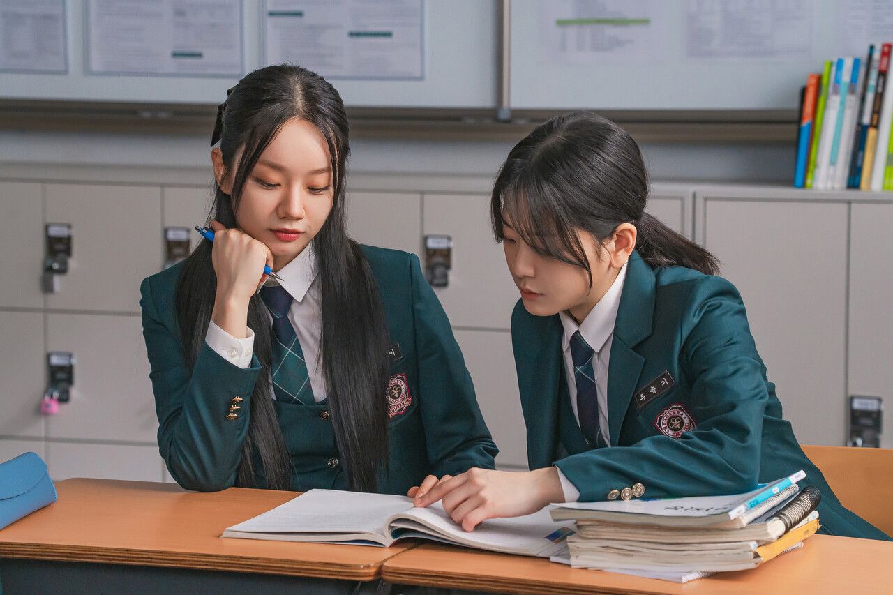 Review phim Bạn bạn bè bè (Friendly rivalry)