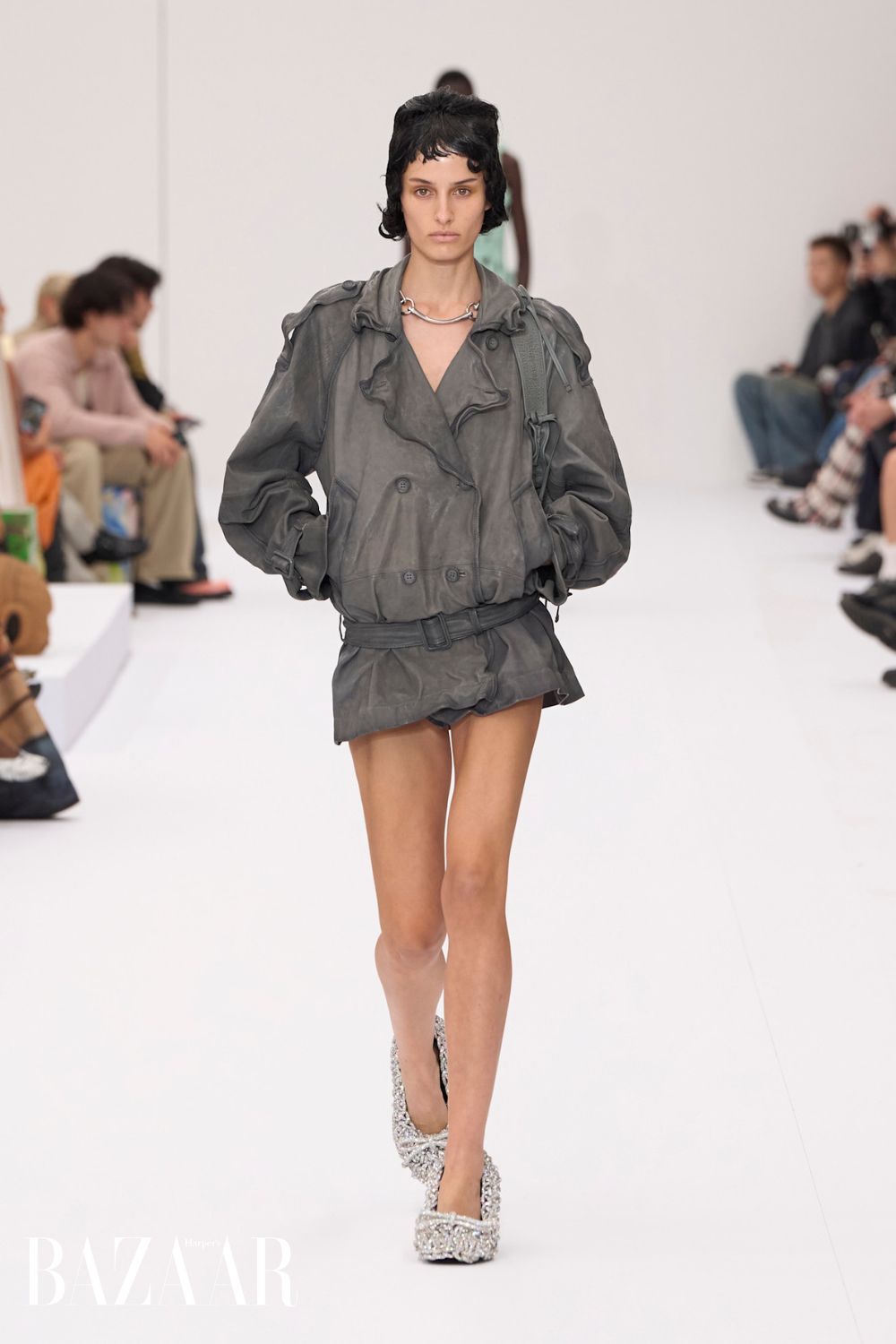 bzvn-jung-so-min-acne-studios-thu-dong-2025 (1)