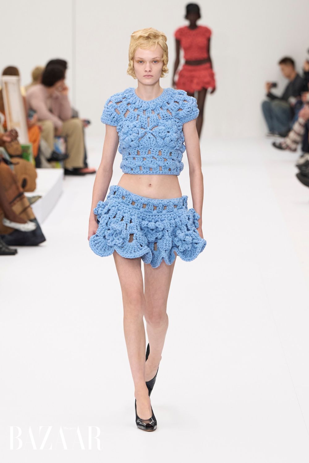 bzvn-jung-so-min-acne-studios-thu-dong-2025 (2)