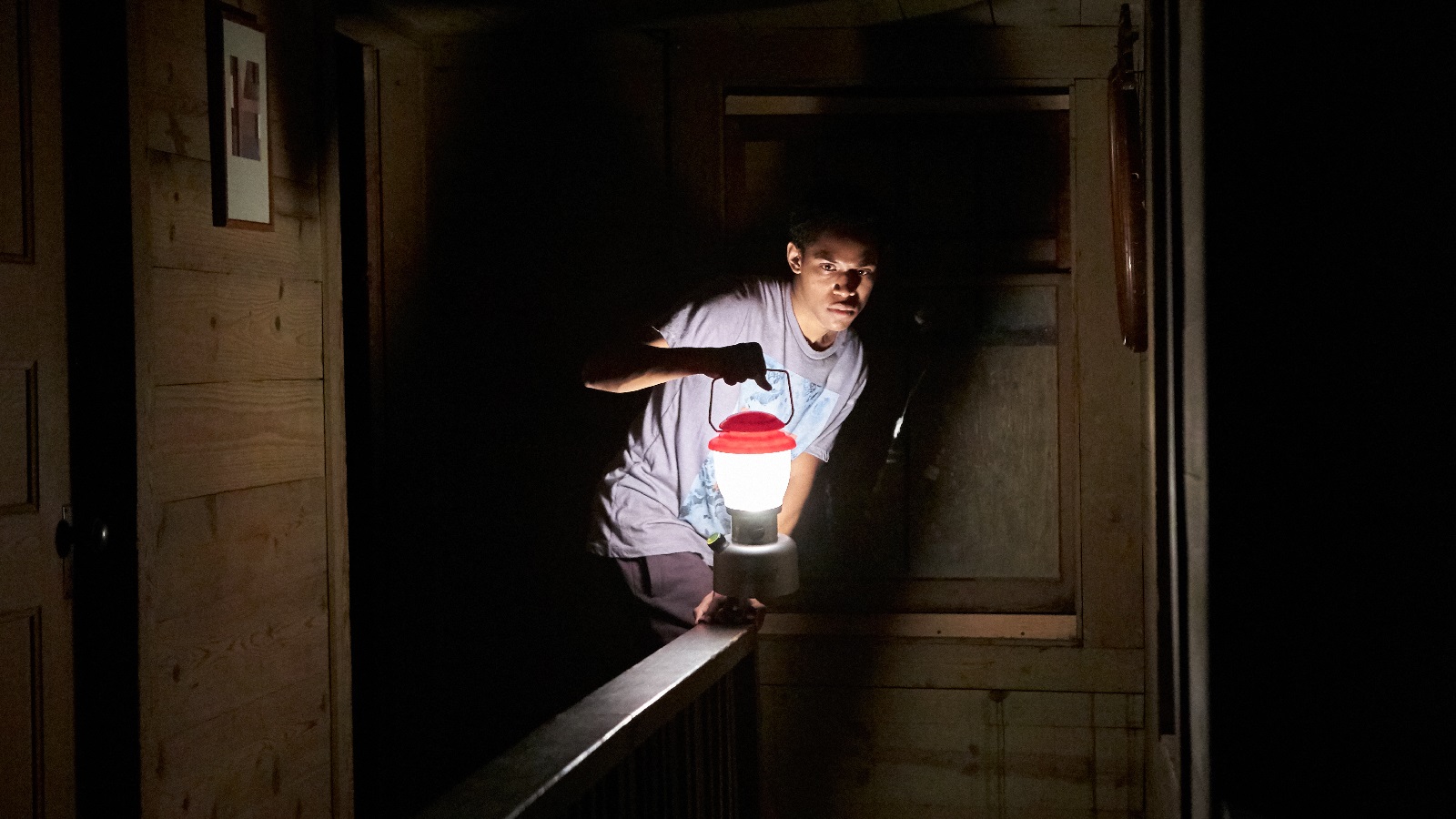 Phim hậu tận thế: Màn đêm buông xuống – It comes at night (2017)