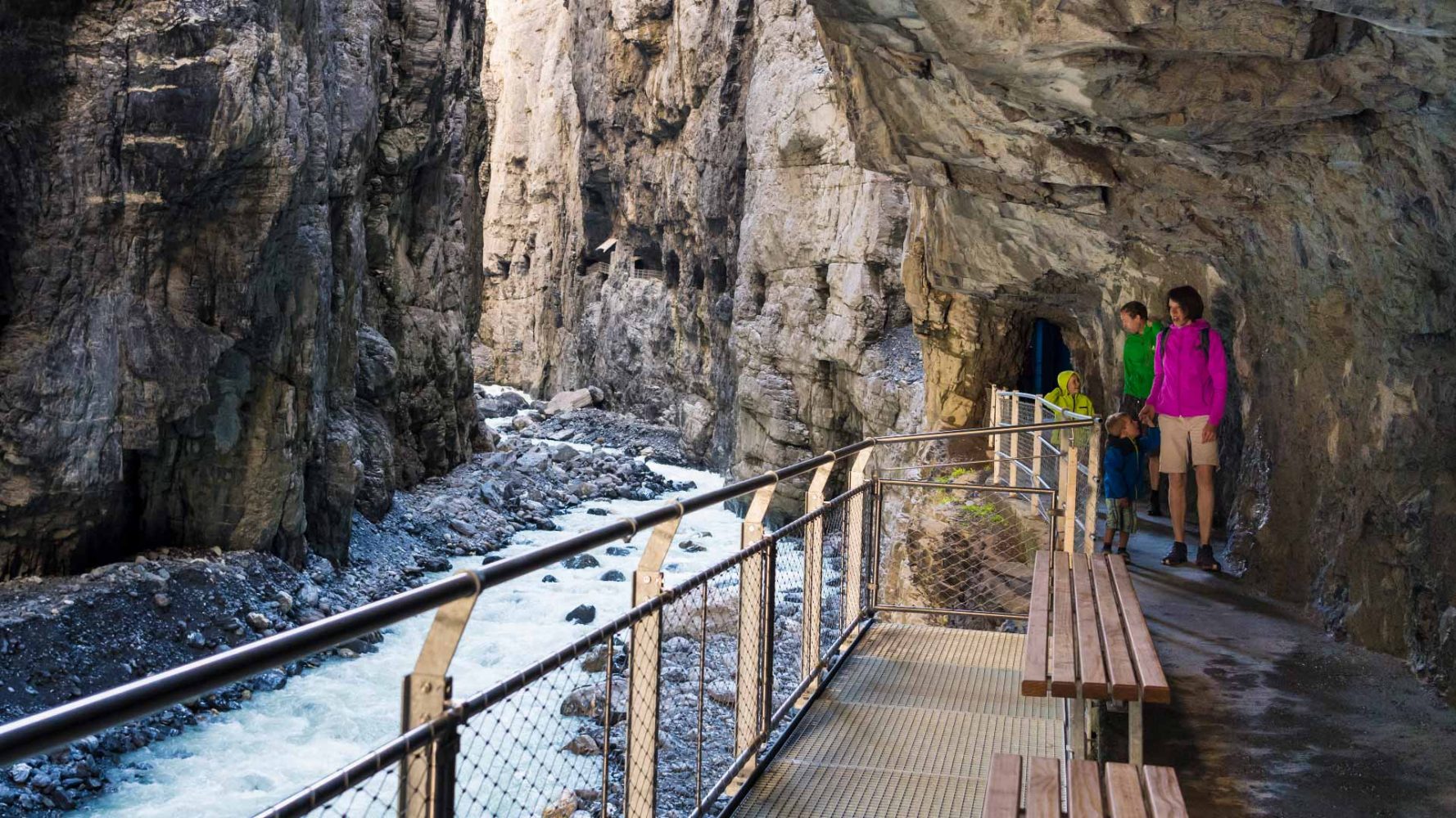 Gletscherschlucht: Hẻm núi băng hùng vĩ
