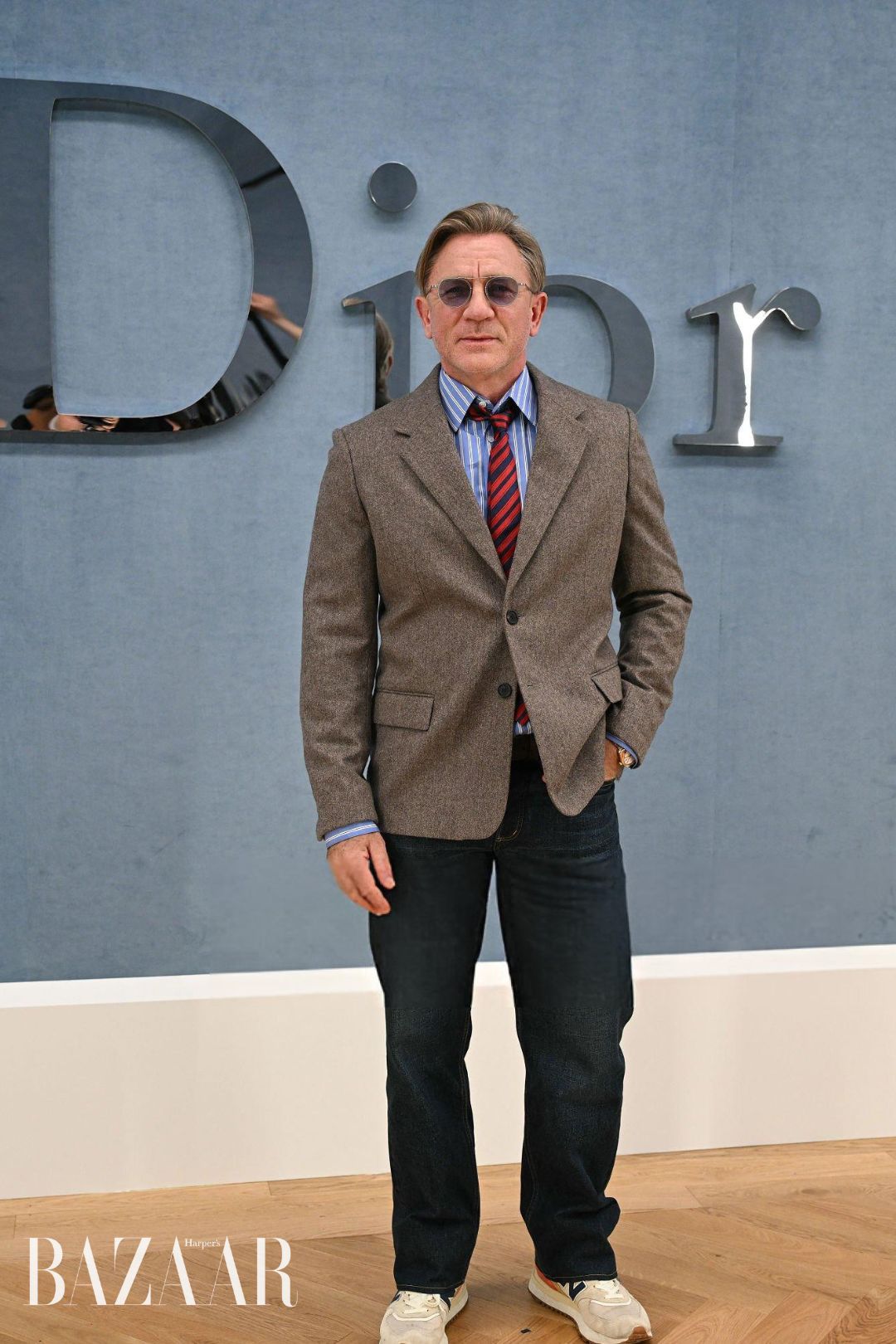BZVN-front-row-dior-men-xuan-he-2026-jonathan-anderson00002