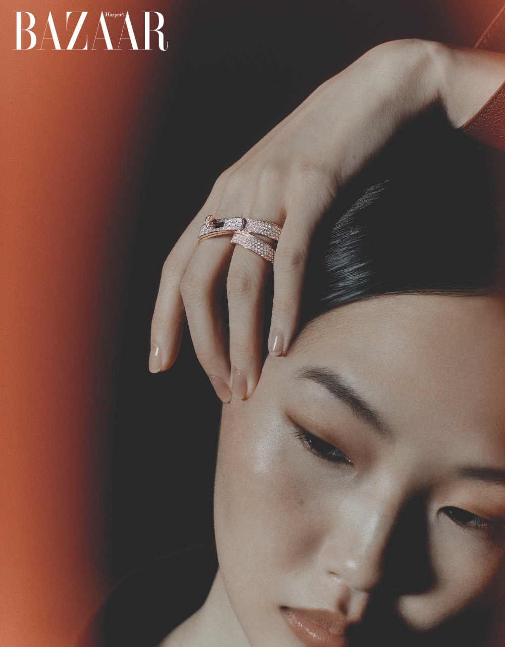Nhẫn đôi Kelly Gavroche thuộc bộ sưu tập trang sức Hermès Kellymorphose, chế tác từ vàng hồng, đính 258 viên kim cương (nặng tổng cộng 3,19 carat).