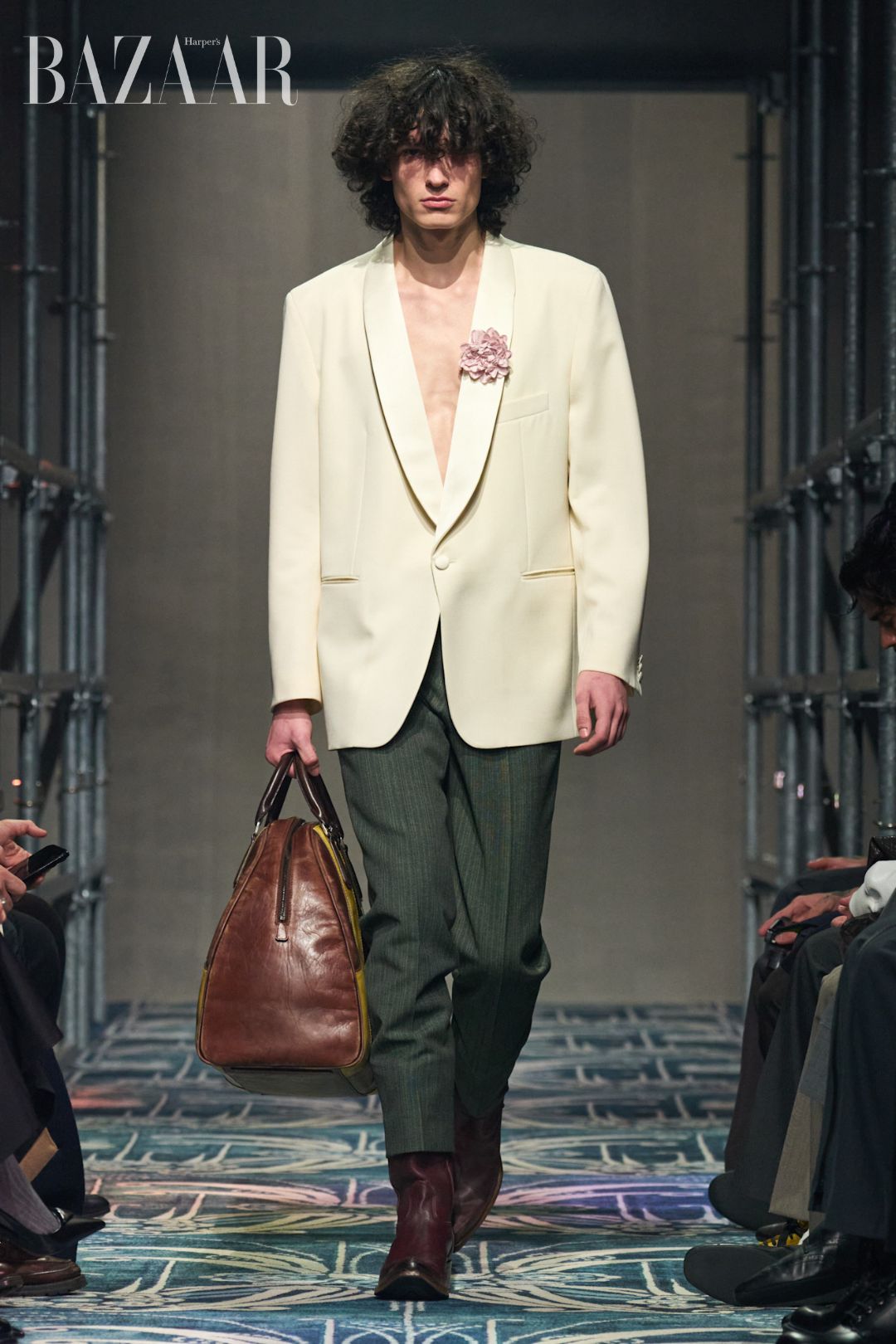 bzvn-prada-look-thu-dong-2025-men-3